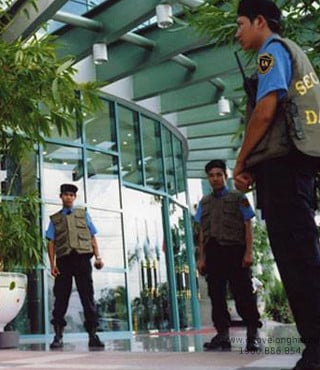 Bảo vệ tòa nhà