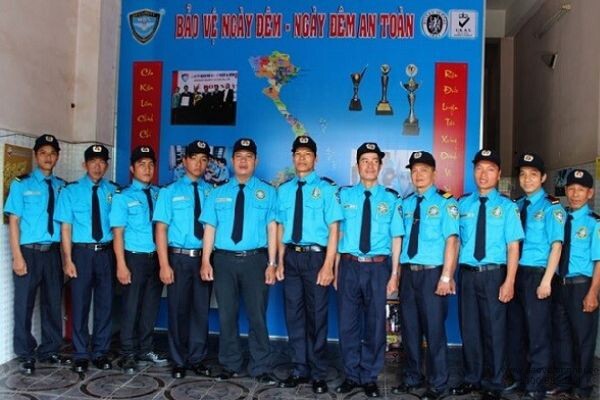 Công ty bảo vệ ngày và đêm