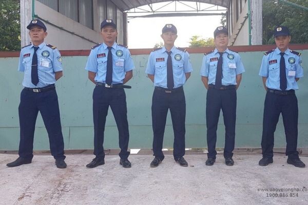 Nhân viên làm nhiệm vụ